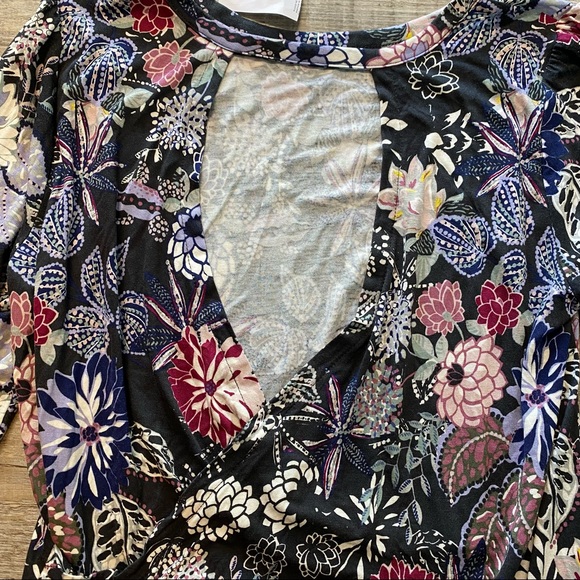 NWT Loft top cutout back Small - Picture 4 of 7